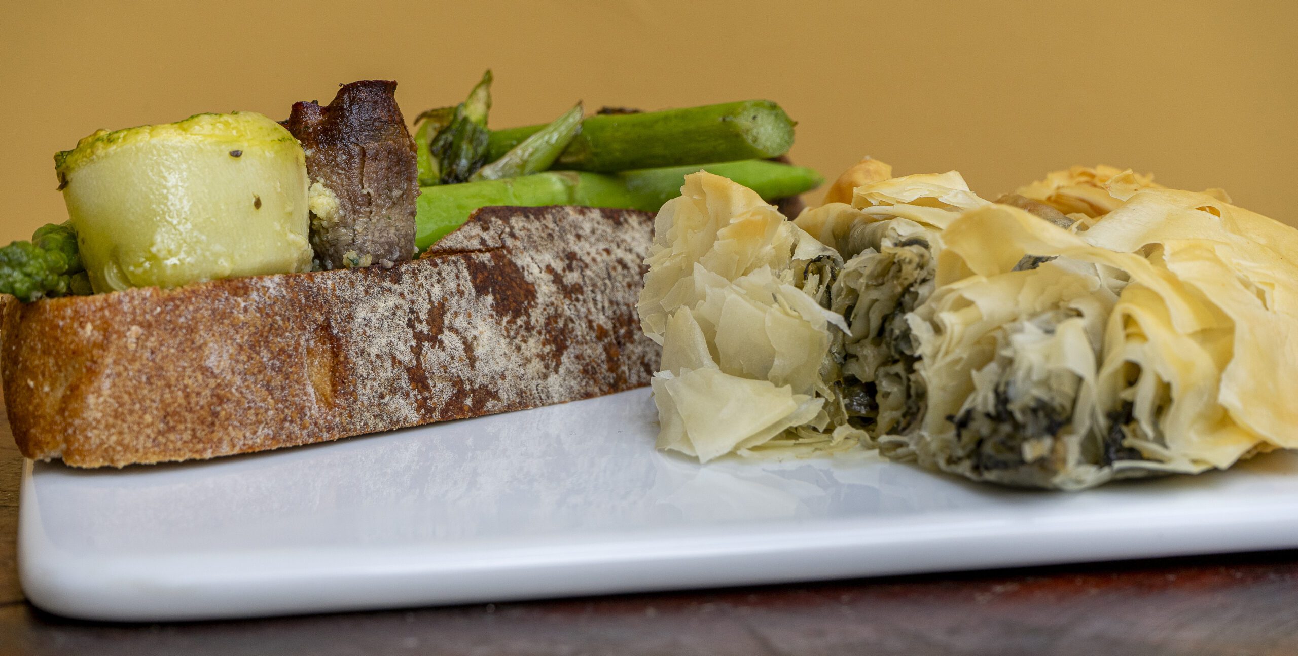 Tartines de Aspargo e Vegetais Spalakopitas, Espinafre e Queijo Feta - Imagem 2